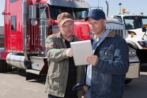drivers-looking-at-tablet-1
