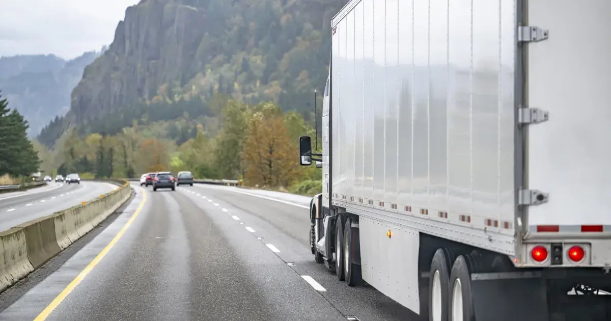 jms-blog-following-distance-article-image-1-proper-following-distance